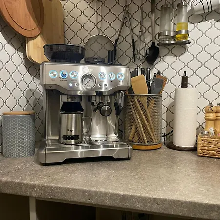 Elegant & 1br W Free Parking & Coffee Machine リガ