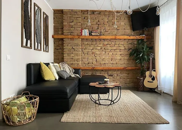 Apartment Elegant & 1br W Free Parking & Coffee Machine